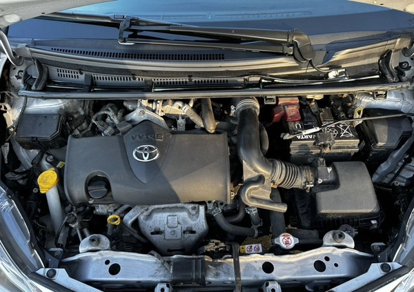 Toyota Yaris cena 51900 przebieg: 107000, rok produkcji 2018 z Otmuchów małe 67